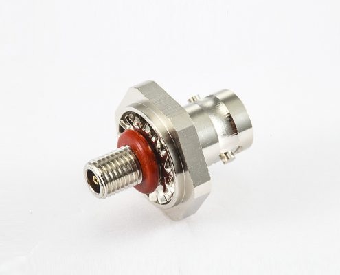 防水BNC50Ω母头直式连接器面板安装的后锁穿墙焊接接线